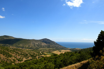 Fototapeta na wymiar view of the valley of the mountains