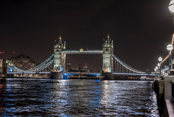 Fototapeta na wymiar London tower Bridge at Night