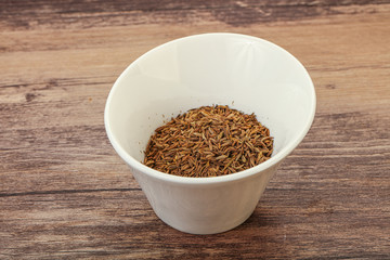 Dry zeera seeds in the bowl