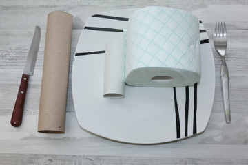 Ready-to-eat plate with toilet roll and cardboard