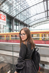 schöne Frau in der Stadt Berlin