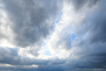 Obraz premium Stormy sky with storm clouns on the sunset with beautiful sun