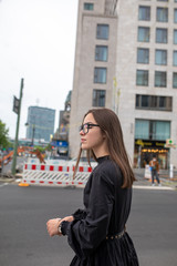 schöne Frau in der Stadt Berlin