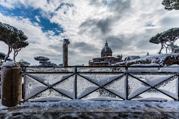 Roma sotto la neve