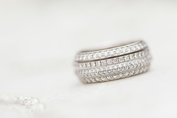 diamond wedding ring