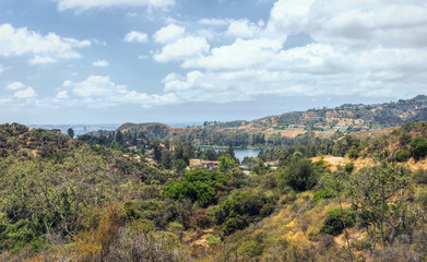 Fototapeta na wymiar Hollywood Reservoir, lake in the hills of Hollywood, Los Angeles