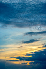 Obraz premium the expressive contrast of the clouds in the sky