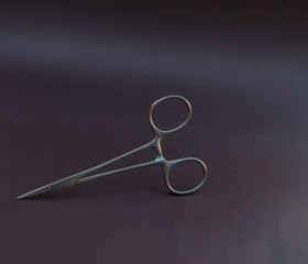 pinza de acero inoxidable para procedimientos quirúrgicos