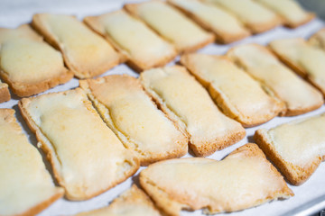 sweet and crispy butter bread