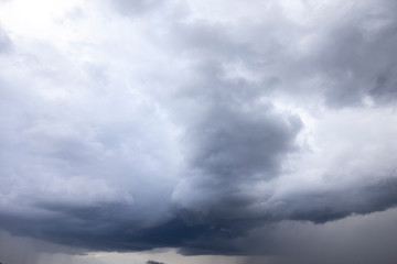 Obraz na płótnie Canvas Beautiful low pre-storm sky. Background and texture with clouds