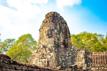 Obraz premium Piękny widok na świątynię Bayon w Siem Reap w Kambodży.