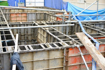 基礎工事中の建築現場