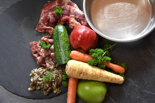 BARF - Zutaten f&uuml;r eine Rohfleisch F&uuml;tterung 