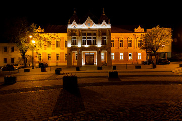 Obraz premium night view of the square in Szekszard, Hungary