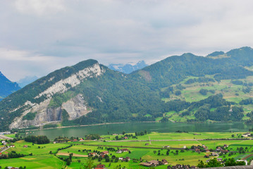 Fototapeta na wymiar Berge in der Schweiz