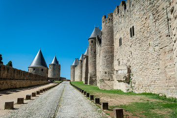 Fototapeta na wymiar Remparts de la cité médievale de Carcasonne en France