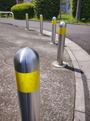 Social distance. Easy-to-understand image.