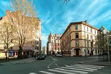 Fototapeta na wymiar Streets of Saint Petersburg in Sunny weather with a blue sky and Cirrus clouds. Old Peter. 