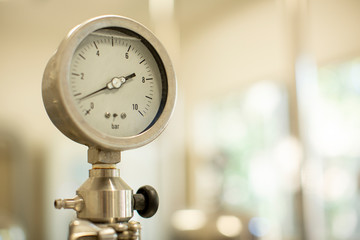 Rilevatore di pressione dentro uno stabilimento 