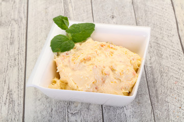 Curd with dry apricot