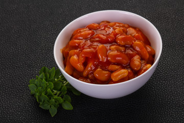 Baked kidney with tomato sauce