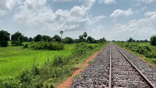 Train de bambou dans la campagne de Battambang, Cambodge