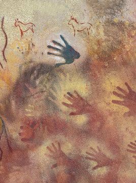 pintura rupestre de manos y caballos 