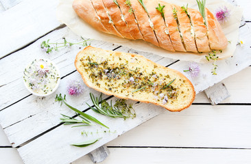 Kräuterbaguette Kräuter Baguette Knoblauchbaguette Knoblauch Kräuterbutter Grillbutter grillen