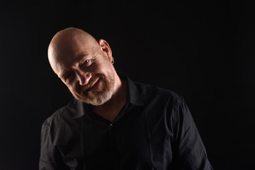 Obraz premium portrait of a man on balck background