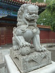 Fototapeta na wymiar a lion sculpture made of stone