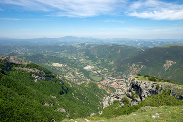 Fototapeta na wymiar Landscape on mountain Nerone in center of Italy