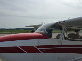 Fototapeta na wymiar Südbayern in Deutschland mit dem Kleinflugzeug erkunden