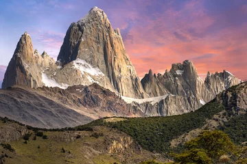 Photo sur Plexiglas Fitz Roy Mont Fitz Roy au Parc National Los Glaciares en Argentine après le coucher du soleil