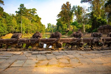 Obraz premium Piękny widok na świątynię Angkor Thom w Siem Reap w Kambodży.