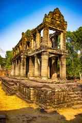 Fototapeta premium Piękny widok na świątynię Angkor Thom w Siem Reap w Kambodży.