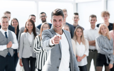 Fototapeta na wymiar confident young businessman pointing at you . concept of choice