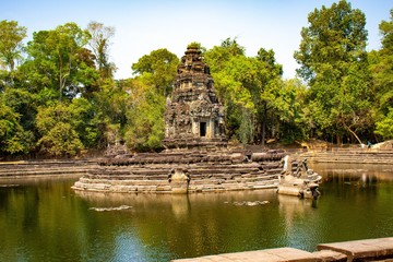 Fototapeta na wymiar A beautiful view of Wat Prasat Neak Pean temple at Siem Reap, Cambodia.