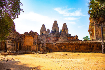 Obraz premium Piękny widok na świątynię Angkor Wat w Siem Reap w Kambodży.