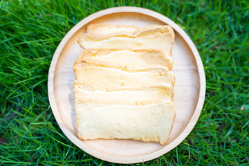 sweet and crispy butter bread