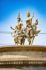 Obraz premium A beautiful view of Royal statues at Phnom Penh, Cambodia.