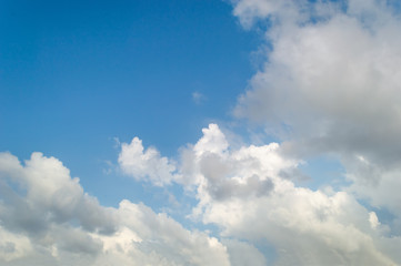 Fototapeta na wymiar blue sky and white cloud