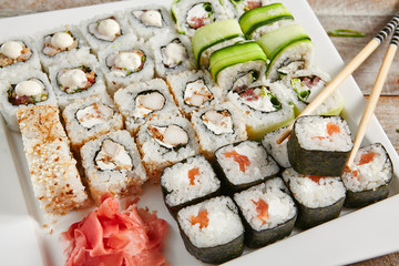 Tasty Roll set with chopsticks