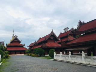 Fototapeta premium Pałac Mandalaj starożytny wielki pałac w mieście Mandalaj, Myanmar