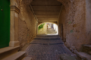 Obraz premium An old passage in a deserted country - Molise - Italy