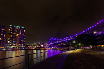 Fototapeta na wymiar the bridge in Brisbane under the stars