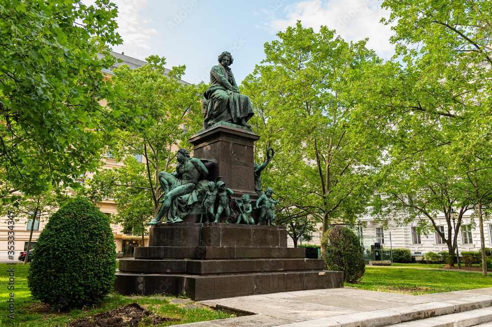 Wall mural Monument of Ludwig van Beethoven in Vienna