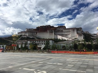 Potala Palace , Dalai Lama, Lahsa