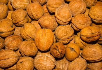 A picture of dry walnuts