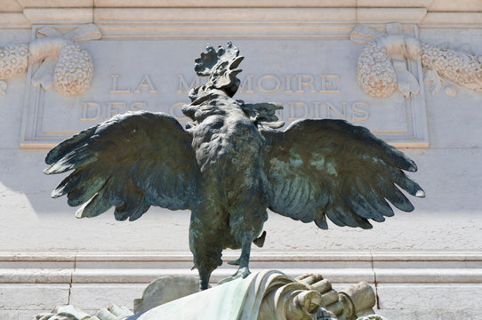 coq du monument aux girondins &agrave; bordeaux en France