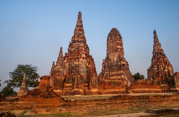 Fototapeta premium Wat Chaiwatthanaram temple in Ayutthaya Historical Park, Thailand